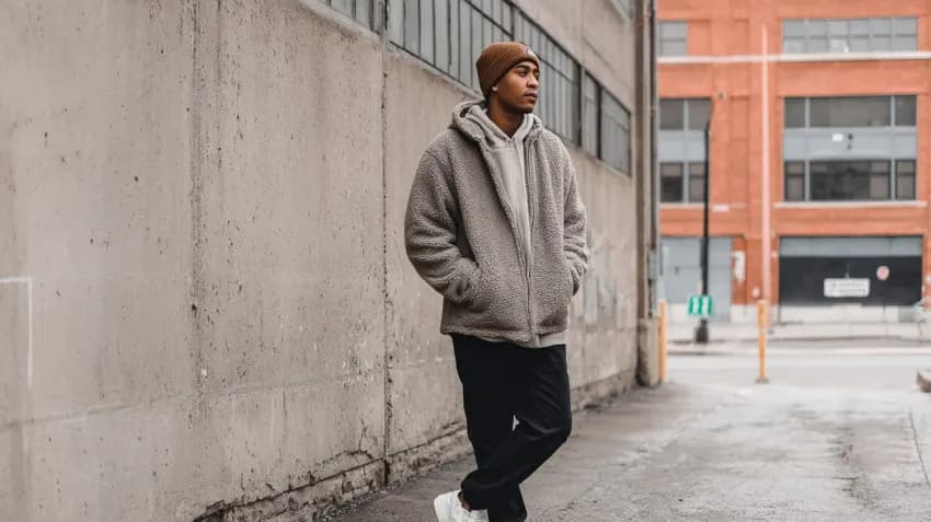 Bluza sherpa: Co to znaczy? Odkryj sekrety ciepła i stylu!