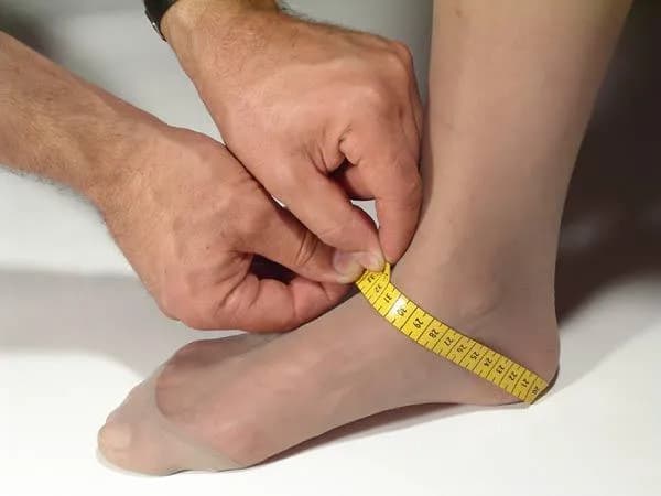 Rozmiar buta Messiego: Czy małe stopy to jego tajna broń?