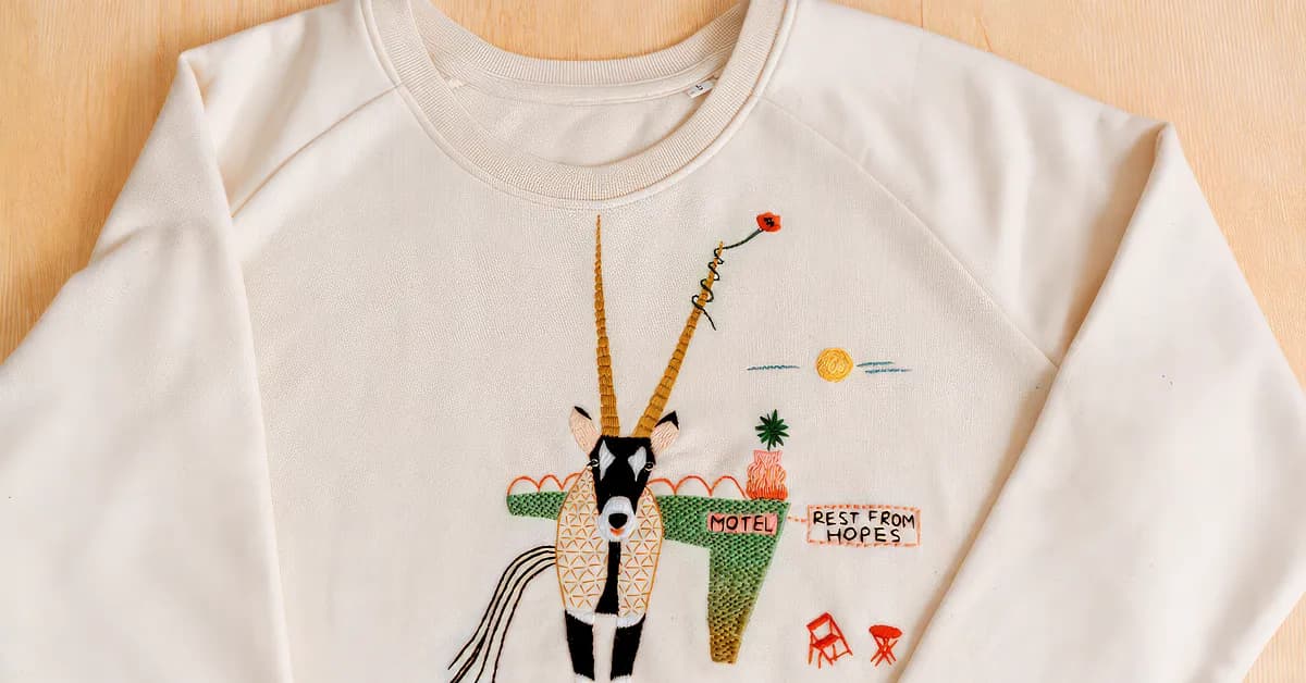 Haft na bluzie: Jak zacząć i stworzyć trwałe dzieło? Poradnik